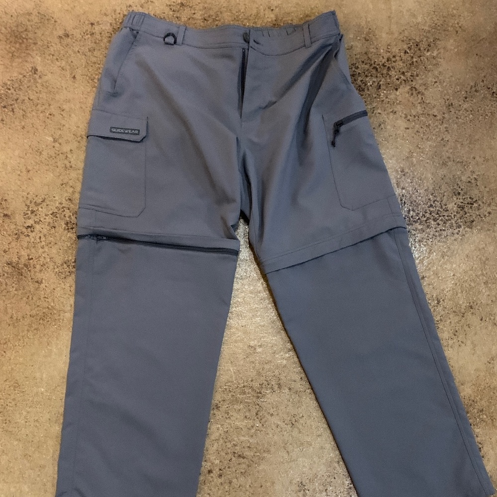 Cabela’s Guide Gear zip off pant/short.  Size Xl